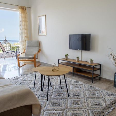 Almyros Aktis Seaview Apartment Kalamata Esterno foto