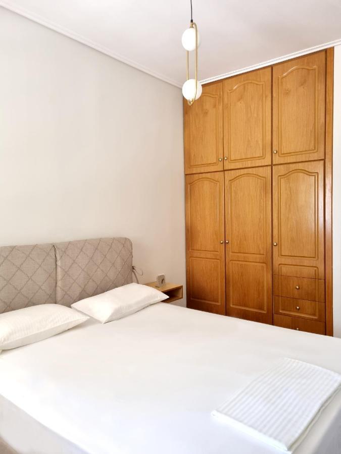 Almyros Aktis Seaview Apartment Kalamata Esterno foto