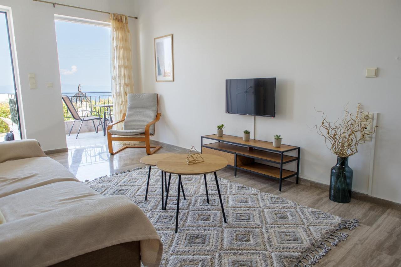 Almyros Aktis Seaview Apartment Kalamata Esterno foto