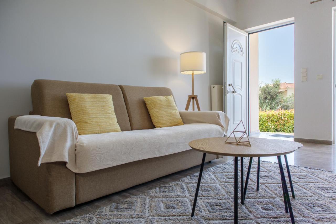 Almyros Aktis Seaview Apartment Kalamata Esterno foto