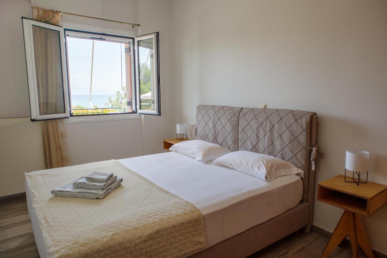 Almyros Aktis Seaview Apartment Kalamata Esterno foto