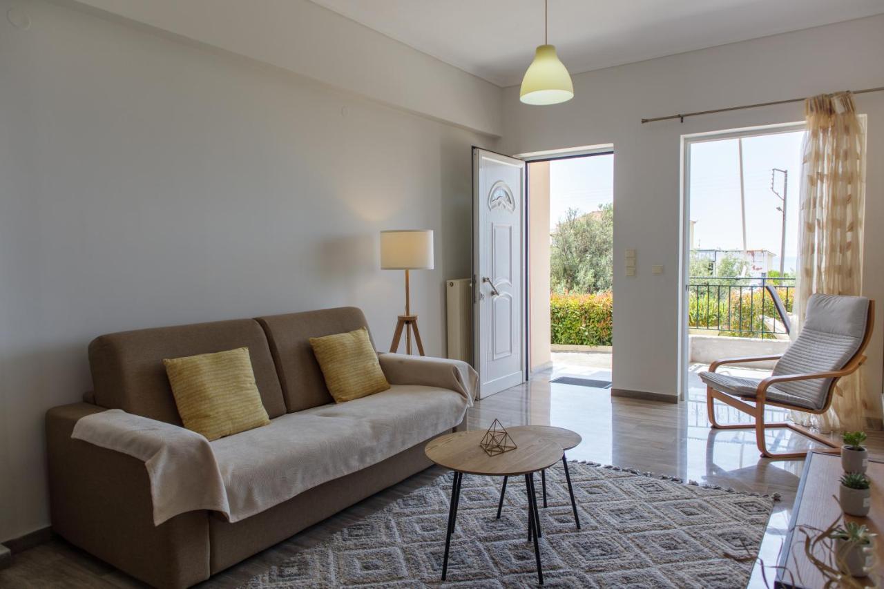 Almyros Aktis Seaview Apartment Kalamata Esterno foto