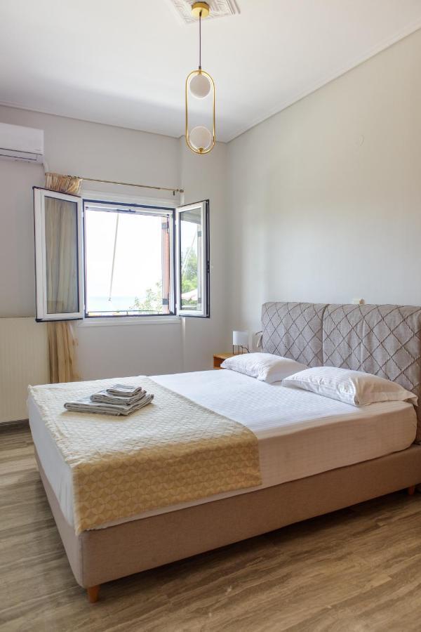 Almyros Aktis Seaview Apartment Kalamata Esterno foto
