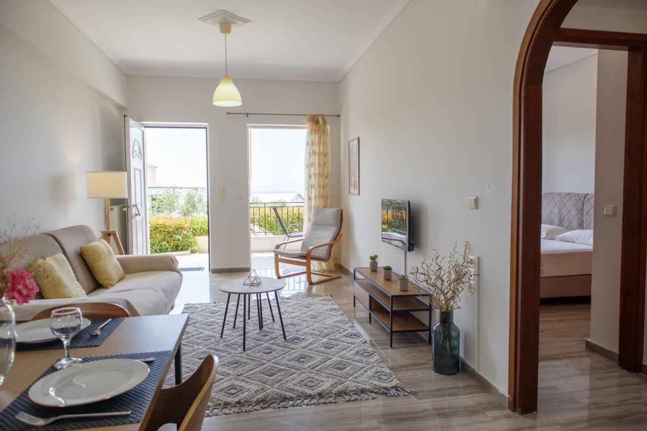 Almyros Aktis Seaview Apartment Kalamata Esterno foto