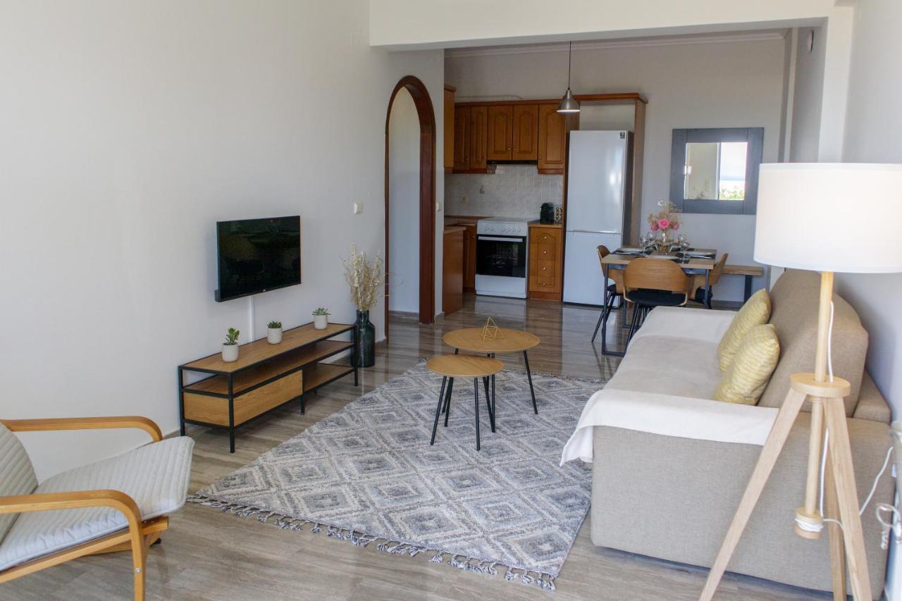 Almyros Aktis Seaview Apartment Kalamata Esterno foto